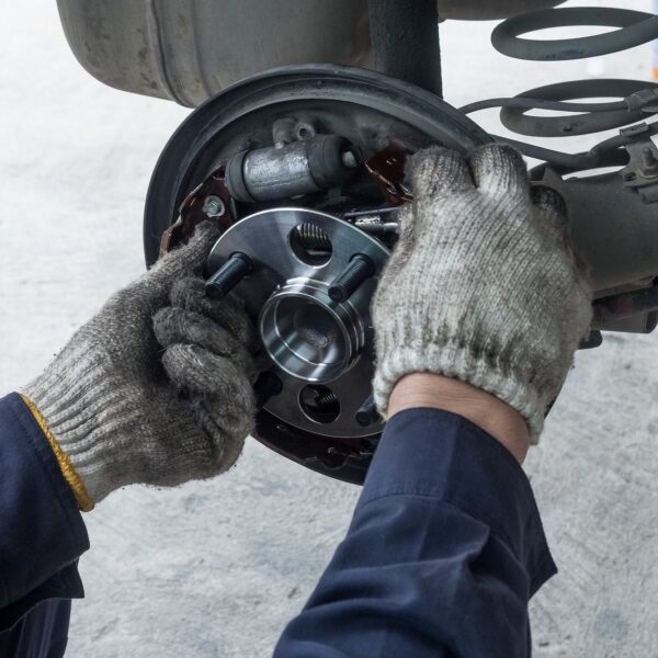 Poradnik – jak oszczędzać na naprawach samochodu?