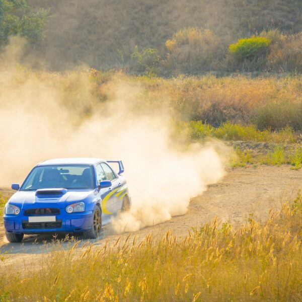Samochody rajdowe – historia i najsłynniejsze rajdy.