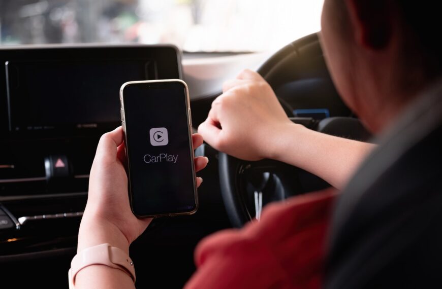 Najlepsze aplikacje i gadżety, które ułatwią życie kierowcy.