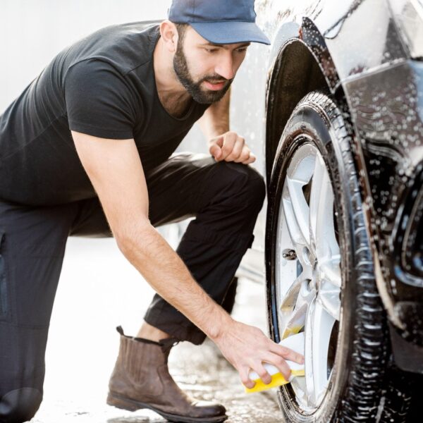 Poradnik: jak odpowiednio dobrać felgi do swojego samochodu?