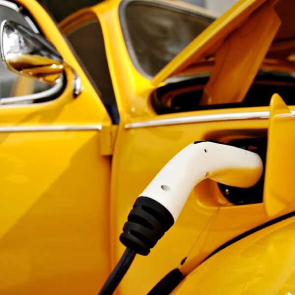 Czy intensywny rozwój technologii hybrydowej zmieni przyszły krajobraz aut klasycznych?