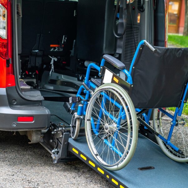 Jak adaptować samochód na potrzeby ekstremalnych warunków klimatycznych?