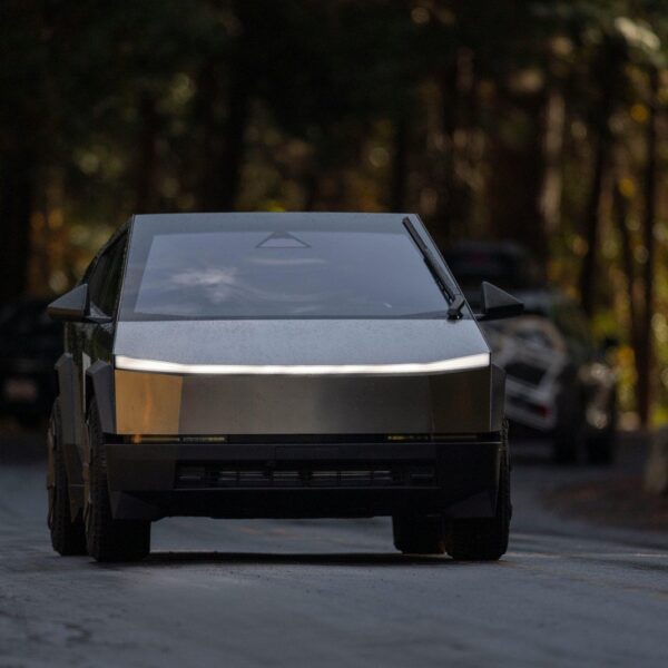 Wpływ motoryzacji na miejskie plany transportowe: jak miasta dostosowują się do rosnącej liczby pojazdów elektrycznych?